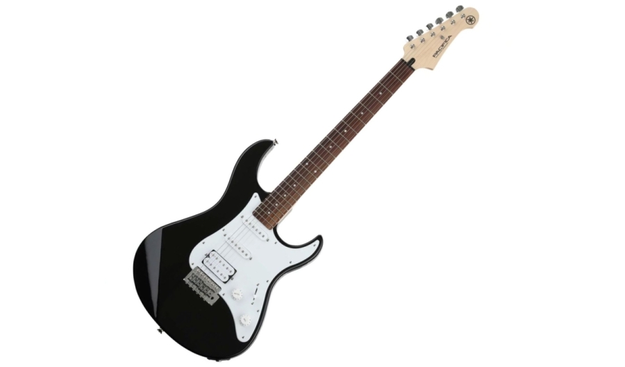 Yamaha Pacifica 012 BL (Black)